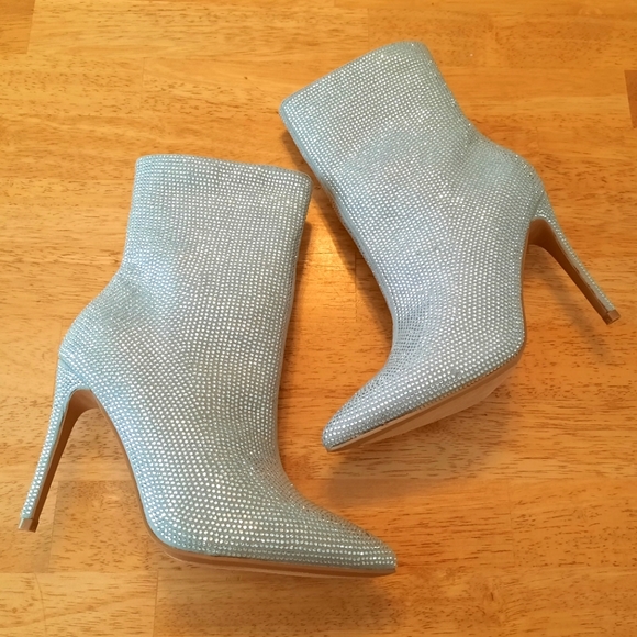 Fashion Nova Shoes - Silver Rhinestone Zip Up Booties🌟